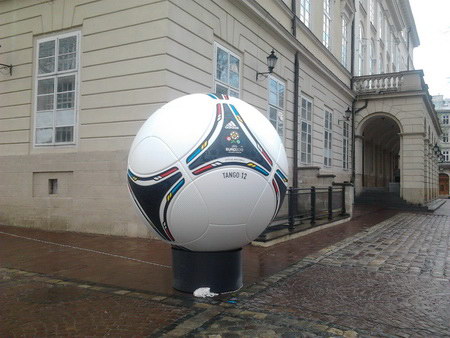 М'яч до Євро-2012