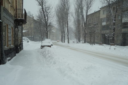 вулицю Левицького засипало снігом