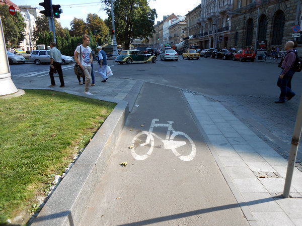 Велодоріжки у Львові: проспект Свободи