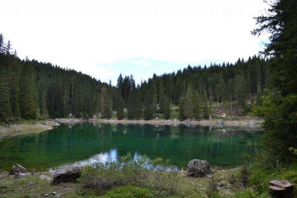 Озеро Lago di Carezza