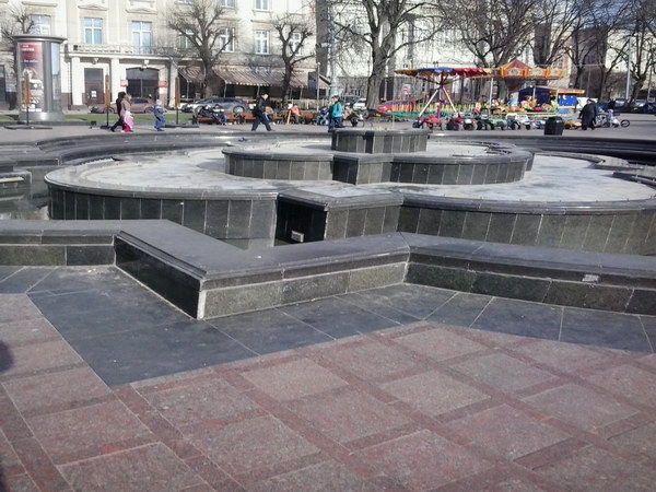 У Львові запрацювали фонтани