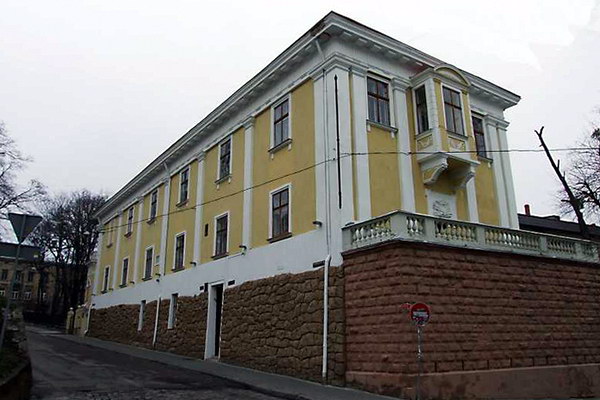 Палац Баворовських