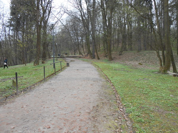 У парках Львова травитимуть кліщів