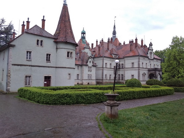Палац графів Шенборнів