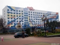 найбільший готель у місті - Надія