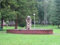 Статуя на території санаторію Черемош
