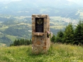 пам'ятник Анатолію Архангельському на вершині гори Тростян