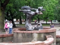 Скульптура біля бювету мінеральних вод