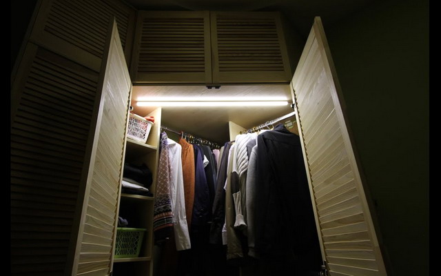 освітлення в шафі