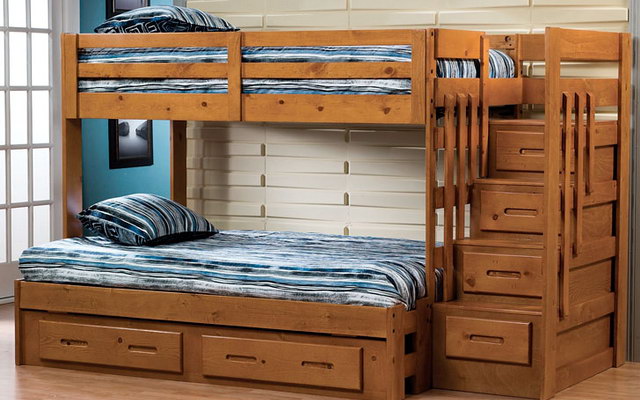 двоповерхові ліжка з дерева