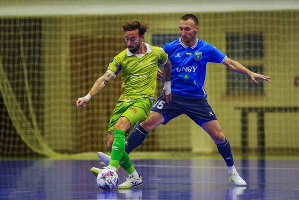 Нічия у першому матчі