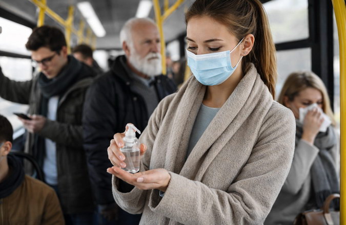 Як не заразитися грипом у транспорті або на роботі